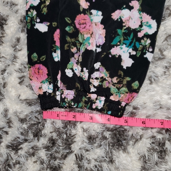 Decree Black Floral Pants with Pockets - Picture 9 of 11